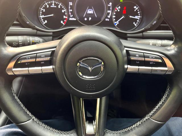 MAZDA3ファストバック 15Sツーリング 禁煙車 純正SDナビ 全周囲カメラ 衝突被害軽減システム レーダークルーズ ドラレコ コーナーセンサー スマートキー LEDヘッド ビルトインETC 純正18インチアルミ オートハイビーム(51枚目)