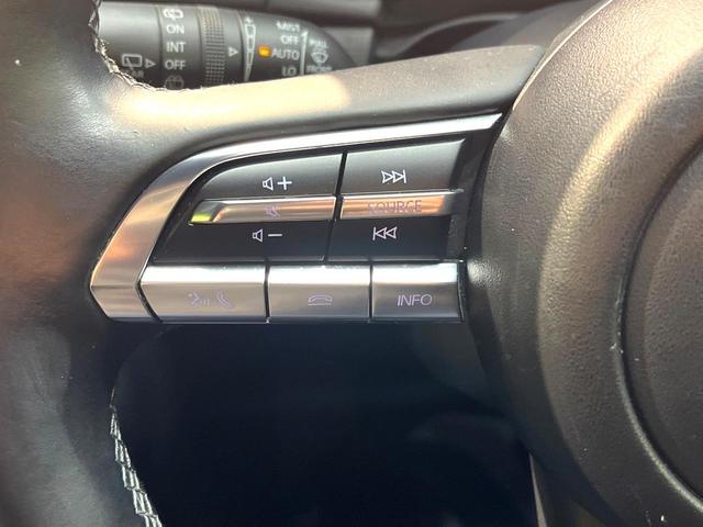 MAZDA3ファストバック 15Sツーリング 禁煙車 純正SDナビ 全周囲カメラ 衝突被害軽減システム レーダークルーズ ドラレコ コーナーセンサー スマートキー LEDヘッド ビルトインETC 純正18インチアルミ オートハイビーム(52枚目)