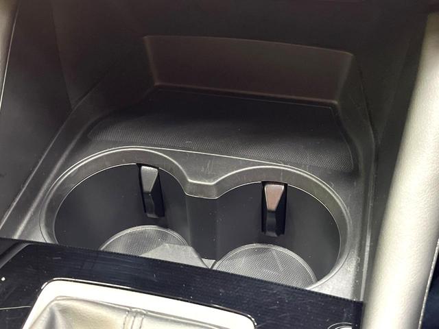 MAZDA3ファストバック 15Sツーリング 禁煙車 純正SDナビ 全周囲カメラ 衝突被害軽減システム レーダークルーズ ドラレコ コーナーセンサー スマートキー LEDヘッド ビルトインETC 純正18インチアルミ オートハイビーム(62枚目)