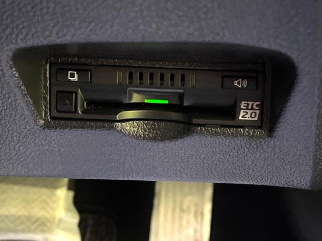 プリウス Sツーリングセレクション 禁煙車 モデリスタエアロ 衝突軽減装置 純正9インチナビ バックカメラ シートヒーター レーダークルーズコントロール ETC ドライブレコーダー LEDヘッドライト 純正17インチアルミホイール(26枚目)