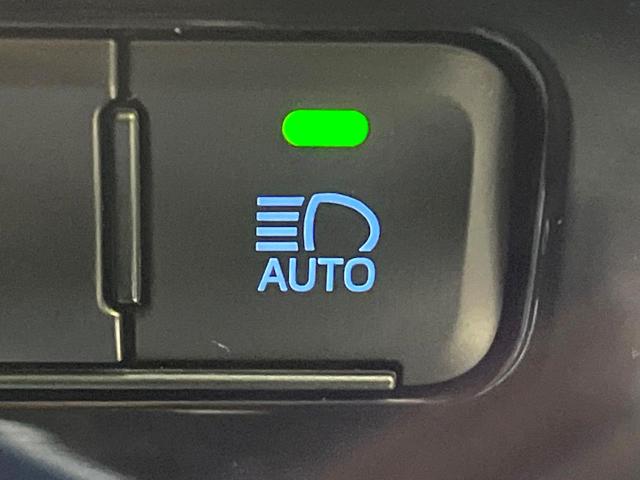 プリウス Sツーリングセレクション 禁煙車 モデリスタエアロ 衝突軽減装置 純正9インチナビ バックカメラ シートヒーター レーダークルーズコントロール ETC ドライブレコーダー LEDヘッドライト 純正17インチアルミホイール(30枚目)