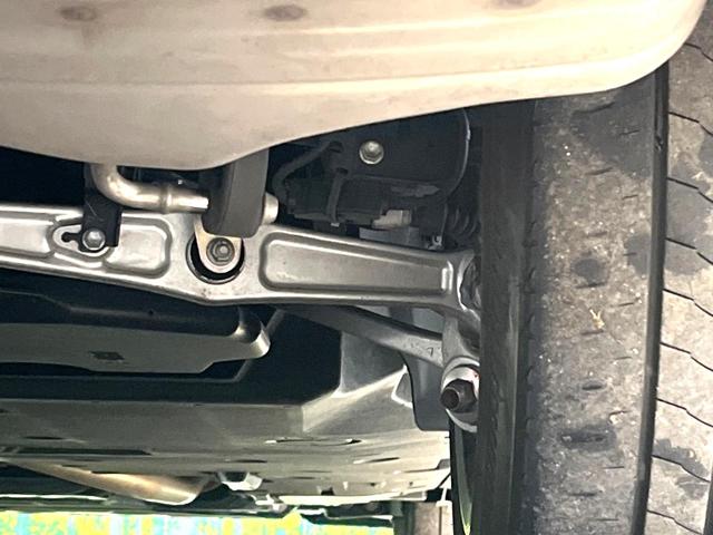 LS LS500h バージョンL 禁煙車 4WD サンルーフ TRDフルエアロ 衝突軽減装置 レーダークルーズ 純正12インチナビ 全周囲カメラ フルセグ ドラレコ デジタルインナーミラー ブラインドスポットモニター(20枚目)