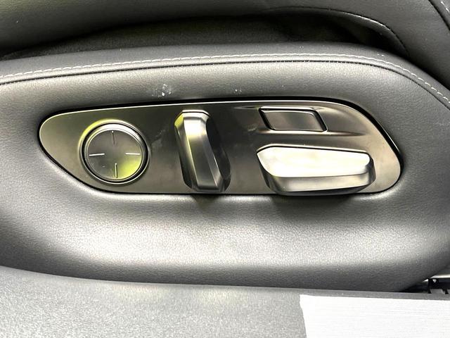 LS LS500h バージョンL 禁煙車 4WD サンルーフ TRDフルエアロ 衝突軽減装置 レーダークルーズ 純正12インチナビ 全周囲カメラ フルセグ ドラレコ デジタルインナーミラー ブラインドスポットモニター(29枚目)