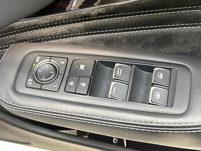 LS LS500h バージョンL 禁煙車 4WD サンルーフ TRDフルエアロ 衝突軽減装置 レーダークルーズ 純正12インチナビ 全周囲カメラ フルセグ ドラレコ デジタルインナーミラー ブラインドスポットモニター(39枚目)