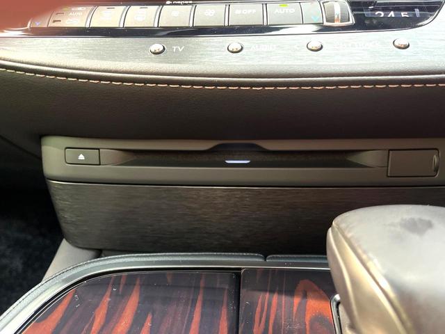 LS LS500h バージョンL 禁煙車 4WD サンルーフ TRDフルエアロ 衝突軽減装置 レーダークルーズ 純正12インチナビ 全周囲カメラ フルセグ ドラレコ デジタルインナーミラー ブラインドスポットモニター(40枚目)