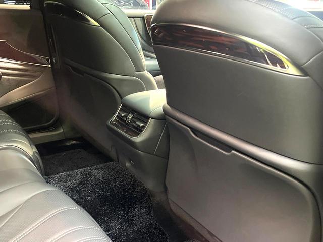LS LS500h バージョンL 禁煙車 4WD サンルーフ TRDフルエアロ 衝突軽減装置 レーダークルーズ 純正12インチナビ 全周囲カメラ フルセグ ドラレコ デジタルインナーミラー ブラインドスポットモニター(75枚目)