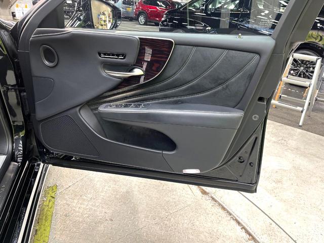LS LS500h バージョンL 禁煙車 4WD サンルーフ TRDフルエアロ 衝突軽減装置 レーダークルーズ 純正12インチナビ 全周囲カメラ フルセグ ドラレコ デジタルインナーミラー ブラインドスポットモニター(76枚目)