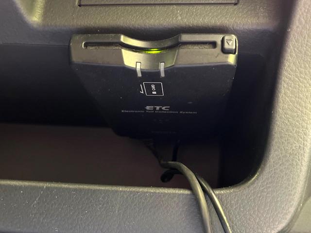 ワゴンR 20周年記念車 禁煙車 純正SDナビ バックカメラ 衝突被害軽減システム シートヒーター ETC スマートキー HIDヘッド 純正15インチアルミホイール オートライト オートエアコン 地デジ(6枚目)