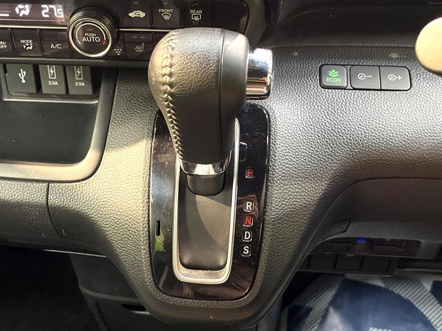 N-BOXカスタム Lターボ ターボ 禁煙車 衝突被害軽減システム 両側電動スライドドア 純正SDナビ バックカメラ ETC Bluetooth フルセグ シートヒーター コーナーセンサー スマートキー LEDヘッドライト(61枚目)