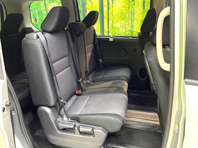 セレナ Ｓ　電動スライドドア　ＳＤナビ　全周囲カメラ　衝突被害軽減システム　禁煙車　コーナーセンサー　スマートキー　ＥＴＣ　クルコン　オートハイビーム　車線逸脱警報　オートライト　オートエアコン（9枚目）