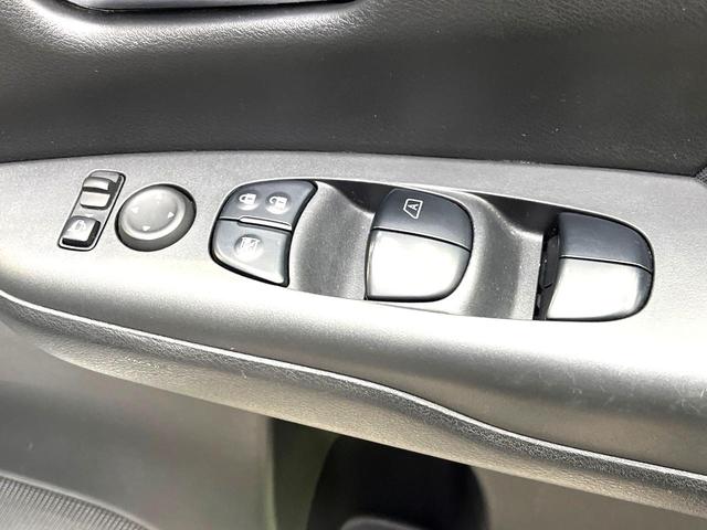 セレナ Ｓ　電動スライドドア　ＳＤナビ　全周囲カメラ　衝突被害軽減システム　禁煙車　コーナーセンサー　スマートキー　ＥＴＣ　クルコン　オートハイビーム　車線逸脱警報　オートライト　オートエアコン（68枚目）