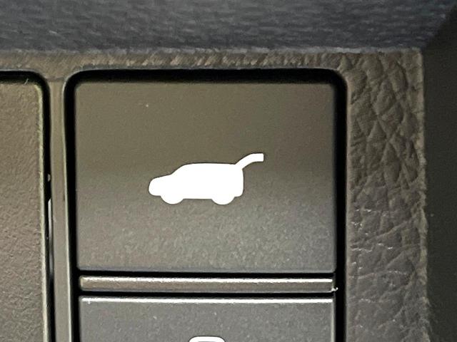 ステップワゴン ｅ：ＨＥＶスパーダ　登録済未使用車　両側電動ドア　衝突被害軽減システム　レーダークルーズ　電動リアゲート　コーナーセンサー　シートヒーター　スマートキー　ＬＥＤヘッド　純正１６インチアルミ　ハーフレザーシート（5枚目）