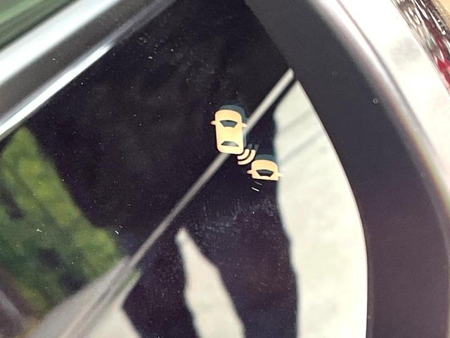 ステップワゴン ｅ：ＨＥＶスパーダ　登録済未使用車　両側電動ドア　衝突被害軽減システム　レーダークルーズ　電動リアゲート　コーナーセンサー　シートヒーター　スマートキー　ＬＥＤヘッド　純正１６インチアルミ　ハーフレザーシート（6枚目）