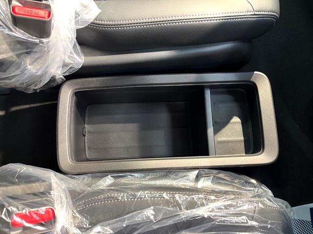 ステップワゴン ｅ：ＨＥＶスパーダ　登録済未使用車　両側電動ドア　衝突被害軽減システム　レーダークルーズ　電動リアゲート　コーナーセンサー　シートヒーター　スマートキー　ＬＥＤヘッド　純正１６インチアルミ　ハーフレザーシート（59枚目）