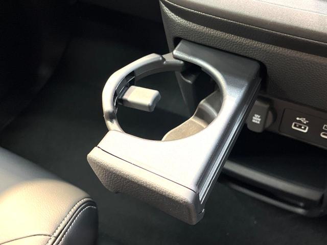 ステップワゴン ｅ：ＨＥＶスパーダ　登録済未使用車　両側電動ドア　衝突被害軽減システム　レーダークルーズ　電動リアゲート　コーナーセンサー　シートヒーター　スマートキー　ＬＥＤヘッド　純正１６インチアルミ　ハーフレザーシート（62枚目）