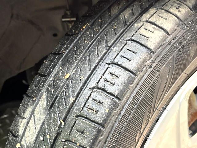 アルト Ｌ　禁煙車　ＳＤナビ　ＥＴＣ　シートヒーター　ＣＤ／ＤＶＤ再生　地デジ　横滑り防止装置　アイドリングストップシステム　キーレス　エアコン（26枚目）