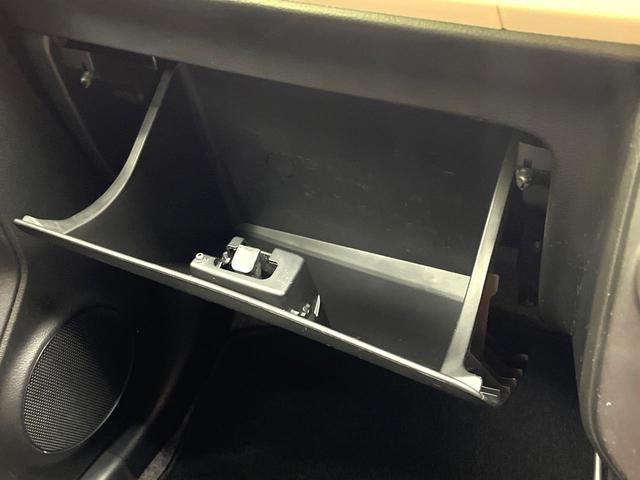 アルト Ｌ　禁煙車　ＳＤナビ　ＥＴＣ　シートヒーター　ＣＤ／ＤＶＤ再生　地デジ　横滑り防止装置　アイドリングストップシステム　キーレス　エアコン（55枚目）