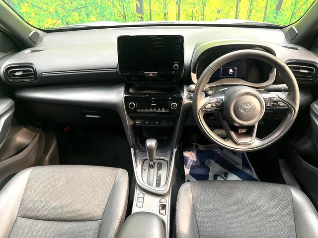 ヤリスクロス ハイブリッドＺ　禁煙車　ナビ付ディスプレイオーディオ　全周囲カメラ　衝突軽減装置　レーダークルーズ　ドラレコ　ＥＴＣ　Ｂｌｕｅｔｏｏｔｈ再生　ブラインドスポットモニター　シートヒーター　パワーシート　スマートキー（2枚目）