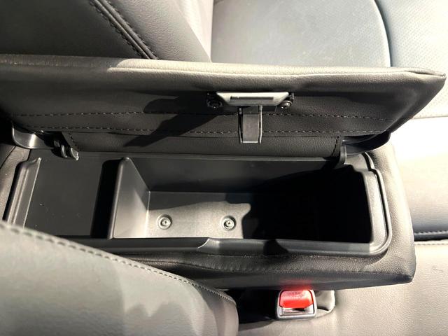 タント カスタムＲＳ　禁煙車　ターボ　両側電動スライドドア　衝突軽減システム　９インチナビ　バックカメラ　フルセグ　ドライブレコーダー　ＥＴＣ　Ｂｌｕｅｔｏｏｔｈ再生　シートヒーター　ハーフレザーシート　ＬＥＤヘッド（60枚目）