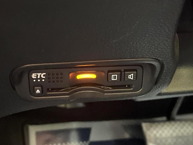 ヴェゼル ハイブリッドＺ・ホンダセンシング　禁煙車　純正ナビ　バックカメラ　衝突被害軽減システム　ハーフレザーシート　ドラレコ　スマートキー　ＬＥＤヘッド　ビルトインＥＴＣ　車線逸脱警報　オートライト　デュアルエアコン　ＣＤ（7枚目）