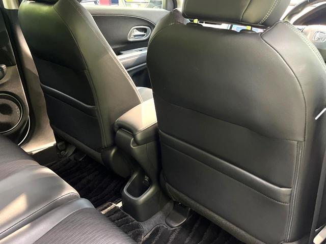ヴェゼル ハイブリッドＺ・ホンダセンシング　禁煙車　純正ナビ　バックカメラ　衝突被害軽減システム　ハーフレザーシート　ドラレコ　スマートキー　ＬＥＤヘッド　ビルトインＥＴＣ　車線逸脱警報　オートライト　デュアルエアコン　ＣＤ（41枚目）