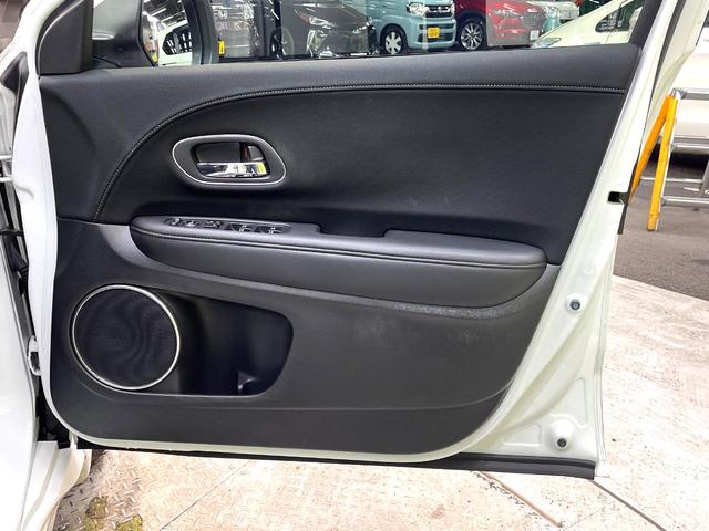 ヴェゼル ハイブリッドＺ・ホンダセンシング　禁煙車　純正ナビ　バックカメラ　衝突被害軽減システム　ハーフレザーシート　ドラレコ　スマートキー　ＬＥＤヘッド　ビルトインＥＴＣ　車線逸脱警報　オートライト　デュアルエアコン　ＣＤ（44枚目）