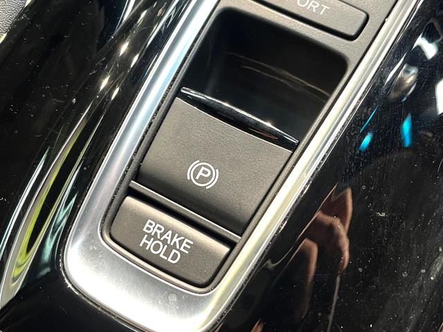 ヴェゼル ハイブリッドＺ・ホンダセンシング　禁煙車　純正ナビ　バックカメラ　衝突被害軽減システム　ハーフレザーシート　ドラレコ　スマートキー　ＬＥＤヘッド　ビルトインＥＴＣ　車線逸脱警報　オートライト　デュアルエアコン　ＣＤ（61枚目）