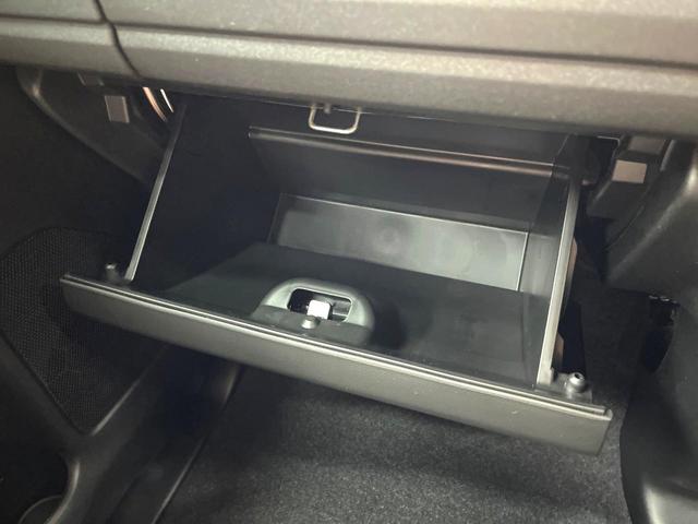 スペーシア ハイブリッドＸ　禁煙車　届出済未使用車　両側電動ドア　セーフティサポート　シートヒーター　コーナーセンサー　スマートキー　ＬＥＤヘッド　オートハイビーム　車線逸脱警報　オートエアコン　盗難防止装置　オットマン（43枚目）