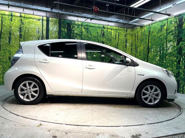 アクア S 禁煙車 純正ナビ フルセグ Bluetooth再生 スマートキー 純正15インチアルミホイール オートライト オートエアコン 盗難防止装置 プライバシーガラス トラクションコントロール 電動格納ミラー(23枚目)