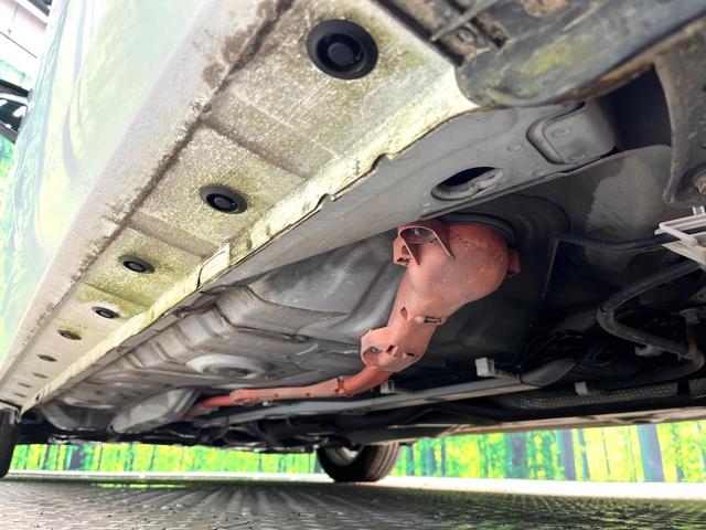 アクア S 禁煙車 純正ナビ フルセグ Bluetooth再生 スマートキー 純正15インチアルミホイール オートライト オートエアコン 盗難防止装置 プライバシーガラス トラクションコントロール 電動格納ミラー(27枚目)