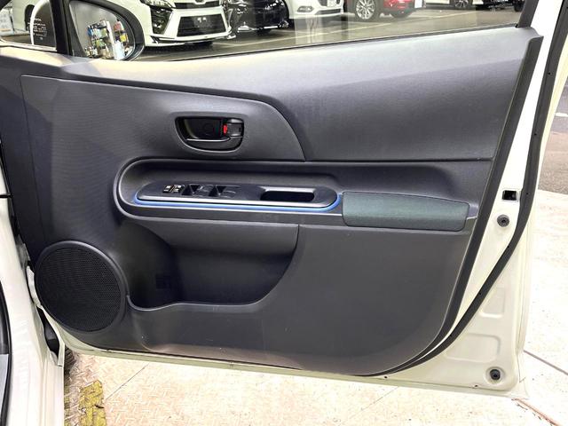 アクア S 禁煙車 純正ナビ フルセグ Bluetooth再生 スマートキー 純正15インチアルミホイール オートライト オートエアコン 盗難防止装置 プライバシーガラス トラクションコントロール 電動格納ミラー(38枚目)