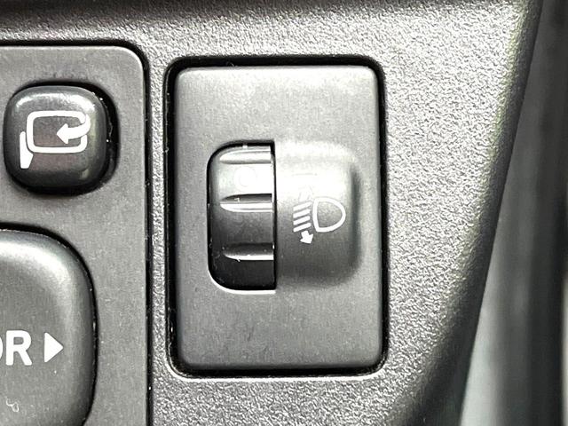 アクア S 禁煙車 純正ナビ フルセグ Bluetooth再生 スマートキー 純正15インチアルミホイール オートライト オートエアコン 盗難防止装置 プライバシーガラス トラクションコントロール 電動格納ミラー(41枚目)