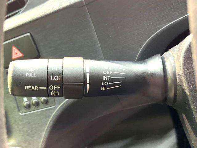 アクア S 禁煙車 純正ナビ フルセグ Bluetooth再生 スマートキー 純正15インチアルミホイール オートライト オートエアコン 盗難防止装置 プライバシーガラス トラクションコントロール 電動格納ミラー(45枚目)