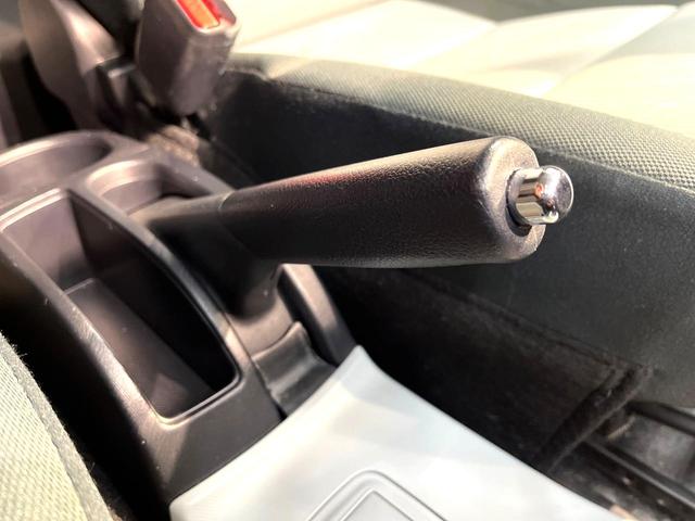 アクア S 禁煙車 純正ナビ フルセグ Bluetooth再生 スマートキー 純正15インチアルミホイール オートライト オートエアコン 盗難防止装置 プライバシーガラス トラクションコントロール 電動格納ミラー(56枚目)