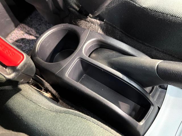 アクア S 禁煙車 純正ナビ フルセグ Bluetooth再生 スマートキー 純正15インチアルミホイール オートライト オートエアコン 盗難防止装置 プライバシーガラス トラクションコントロール 電動格納ミラー(57枚目)