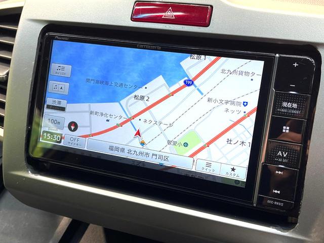 フリードハイブリッド ジャストセレクション　禁煙車　後席モニター　両側電動スライドドア　ナビ　バックカメラ　ＥＴＣ　Ｂｌｕｅｔｏｏｔｈ再生　ハーフレザーシート　ＨＩＤヘッドライト　クルーズコントロール　スマートキー　地デジ　盗難防止装置（5枚目）