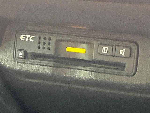 フリードハイブリッド ジャストセレクション　禁煙車　後席モニター　両側電動スライドドア　ナビ　バックカメラ　ＥＴＣ　Ｂｌｕｅｔｏｏｔｈ再生　ハーフレザーシート　ＨＩＤヘッドライト　クルーズコントロール　スマートキー　地デジ　盗難防止装置（6枚目）