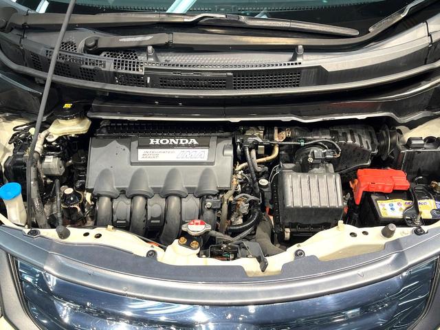 フリードハイブリッド ジャストセレクション　禁煙車　後席モニター　両側電動スライドドア　ナビ　バックカメラ　ＥＴＣ　Ｂｌｕｅｔｏｏｔｈ再生　ハーフレザーシート　ＨＩＤヘッドライト　クルーズコントロール　スマートキー　地デジ　盗難防止装置（18枚目）