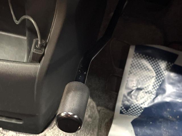 フリードハイブリッド ジャストセレクション　禁煙車　後席モニター　両側電動スライドドア　ナビ　バックカメラ　ＥＴＣ　Ｂｌｕｅｔｏｏｔｈ再生　ハーフレザーシート　ＨＩＤヘッドライト　クルーズコントロール　スマートキー　地デジ　盗難防止装置（60枚目）