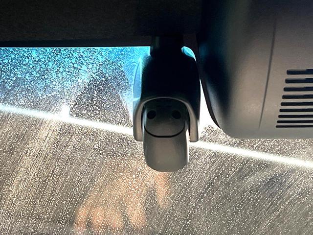 N-BOXカスタム G・Lホンダセンシング 両側電動ドア 純正8型ナビ バックカメラ ホンダセンシング レーダークルーズ 禁煙車 ドラレコ スマートキー LEDヘッド ETC 純正14インチアルミ 車線逸脱警報 オートライト オートエアコン(7枚目)