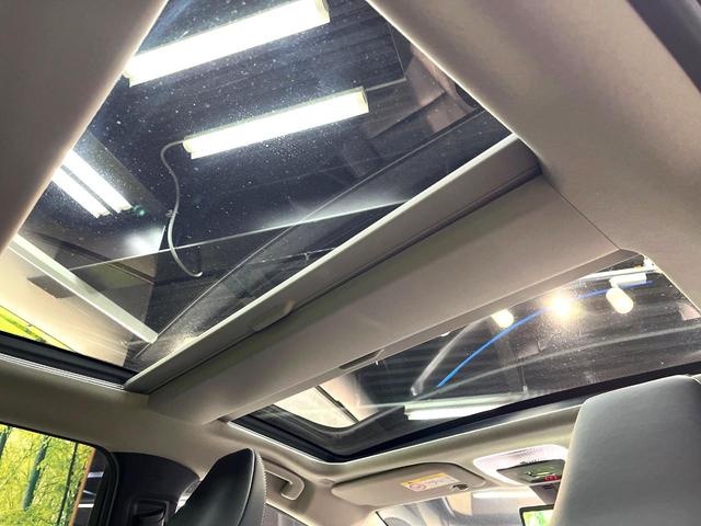 プリウス Ｚ　禁煙車　ガラスルーフ　衝突軽減システム　レーダークルーズ　純正１２インチナビ　バックカメラ　フルセグ　ドラレコ　ＥＴＣ　Ｂｌｕｅｔｏｏｔｈ　シートベンチレーション　ブラインドスポットモニター（5枚目）
