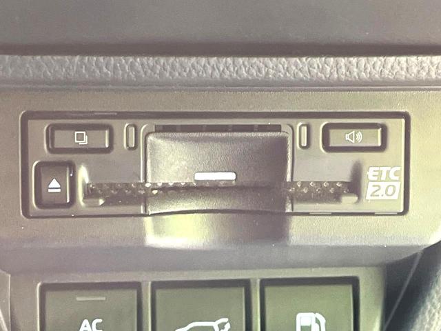 プリウス Ｚ　禁煙車　ガラスルーフ　衝突軽減システム　レーダークルーズ　純正１２インチナビ　バックカメラ　フルセグ　ドラレコ　ＥＴＣ　Ｂｌｕｅｔｏｏｔｈ　シートベンチレーション　ブラインドスポットモニター（7枚目）