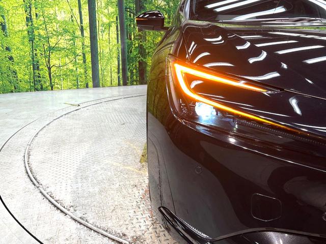 プリウス Ｚ　禁煙車　ガラスルーフ　衝突軽減システム　レーダークルーズ　純正１２インチナビ　バックカメラ　フルセグ　ドラレコ　ＥＴＣ　Ｂｌｕｅｔｏｏｔｈ　シートベンチレーション　ブラインドスポットモニター（12枚目）