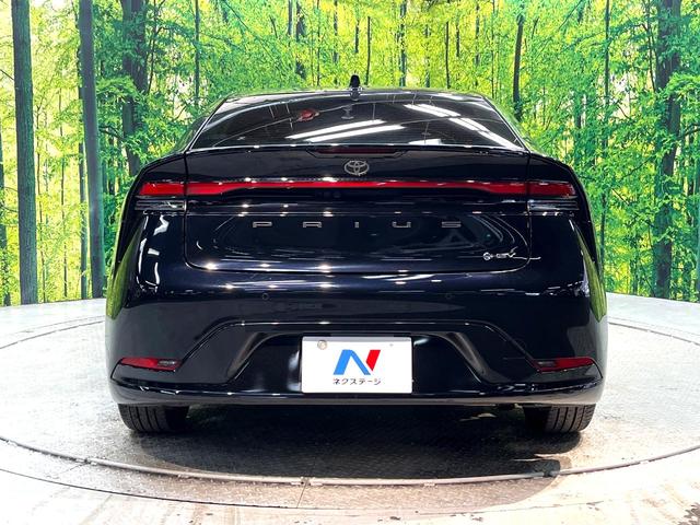 プリウス Ｚ　禁煙車　ガラスルーフ　衝突軽減システム　レーダークルーズ　純正１２インチナビ　バックカメラ　フルセグ　ドラレコ　ＥＴＣ　Ｂｌｕｅｔｏｏｔｈ　シートベンチレーション　ブラインドスポットモニター（15枚目）