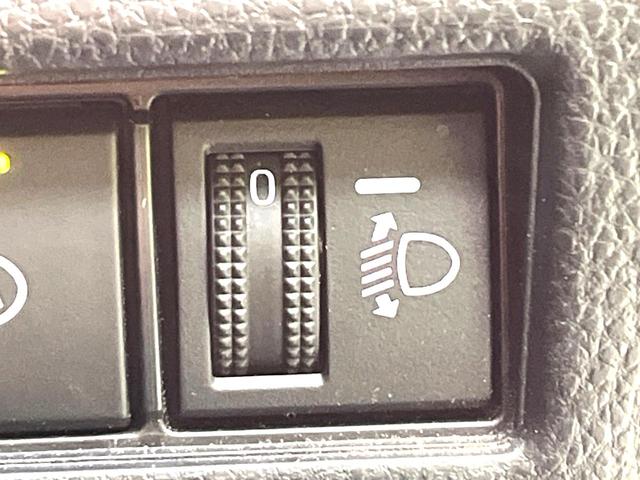 プリウス Ｚ　禁煙車　ガラスルーフ　衝突軽減システム　レーダークルーズ　純正１２インチナビ　バックカメラ　フルセグ　ドラレコ　ＥＴＣ　Ｂｌｕｅｔｏｏｔｈ　シートベンチレーション　ブラインドスポットモニター（31枚目）