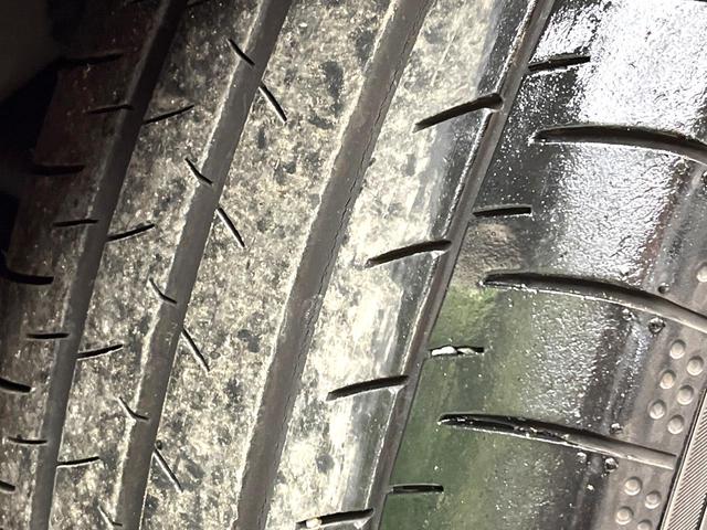 プリウス Ｚ　禁煙車　ガラスルーフ　衝突軽減システム　レーダークルーズ　純正１２インチナビ　バックカメラ　フルセグ　ドラレコ　ＥＴＣ　Ｂｌｕｅｔｏｏｔｈ　シートベンチレーション　ブラインドスポットモニター（46枚目）