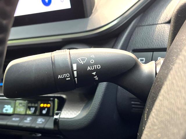 プリウス Ｚ　禁煙車　ガラスルーフ　衝突軽減システム　レーダークルーズ　純正１２インチナビ　バックカメラ　フルセグ　ドラレコ　ＥＴＣ　Ｂｌｕｅｔｏｏｔｈ　シートベンチレーション　ブラインドスポットモニター（63枚目）