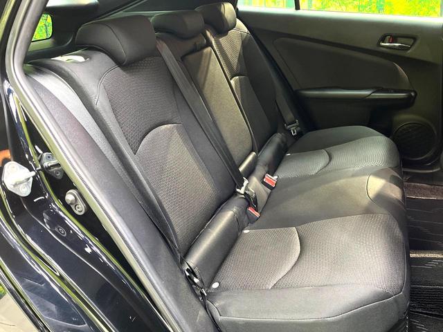 �R���p�N�g�J�[�ł����A�Z�J���h�V�[�g�͏\���ȍL����������K�ɂ���肢�������܂���V�[�g��|���đ傫�ȉו���ς񂾂�ƁA�p�r�̕����L���P��ł��B