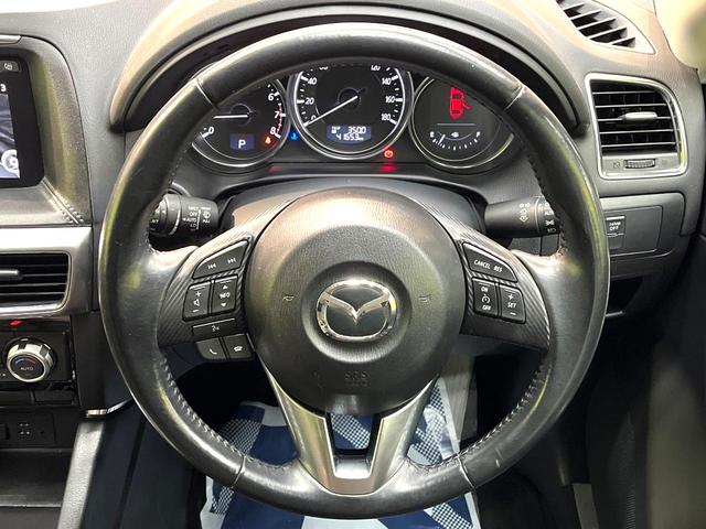 �y�����v�����X�e�A�����O�z�㎿�Ȋv���g�p���邱�ƂŁA��ɂ����������݂ƂĂ��^�]���₷���n���h���ł���