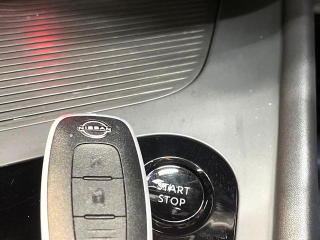 ノート Ｘ　衝突軽減　バックカメラ　ＳＤナビ　禁煙車　コーナーセンサー　スマートキー　ＬＥＤヘッド　ＥＴＣ　オートハイビーム　車線逸脱警報　オートエアコン　Ｂｌｕｅｔｏｏｔｈ　踏み間違い防止装置　盗難防止装置（6枚目）